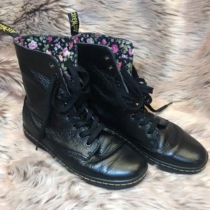 Dr. Martens Stratford Black/Floral Boot
